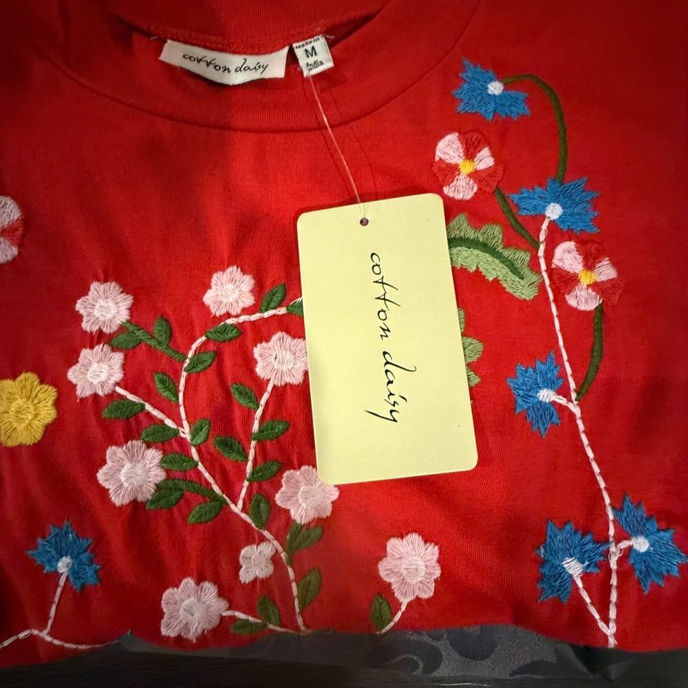 Cotton Daisy Women's M Red Embroidered Floral Sleeveless Top Boho Cottagecore NW - Picture 3 of 7
